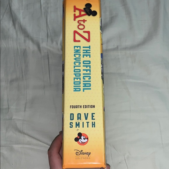 A to Z The Official Disney Encyclopedia 4th ed - Picture 5 of 6